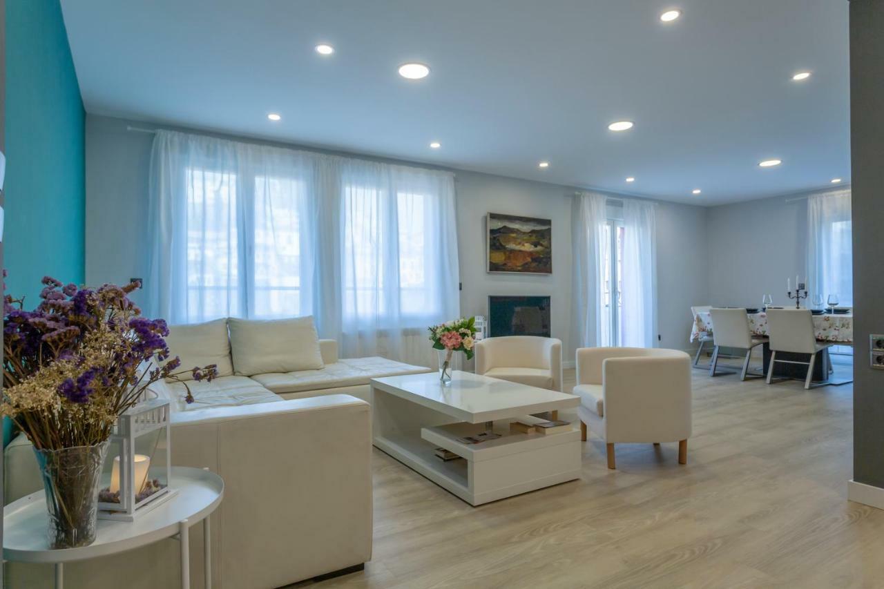 Gran Via Deluxe Apartment Гранада Екстериор снимка