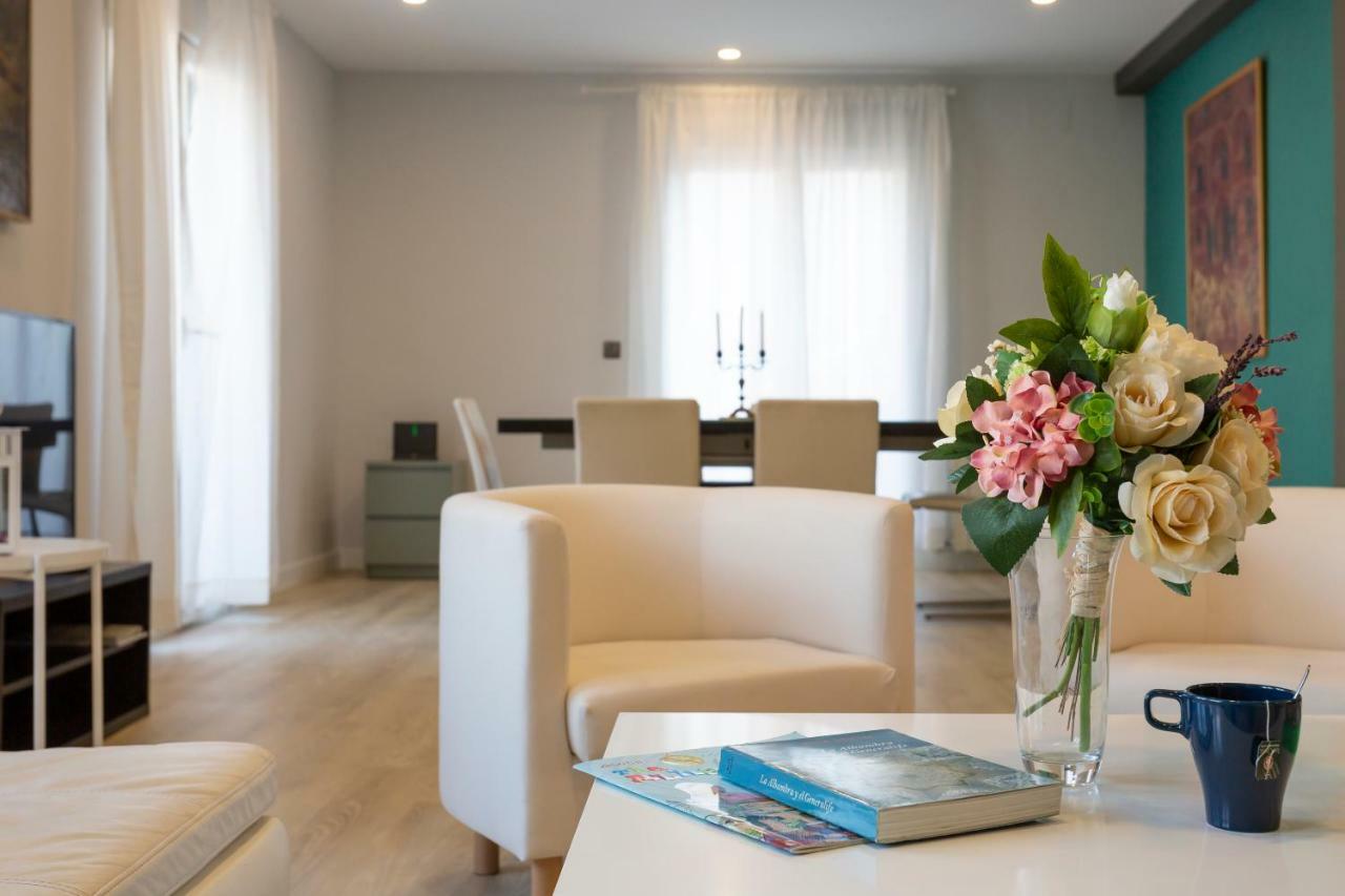 Gran Via Deluxe Apartment Гранада Екстериор снимка